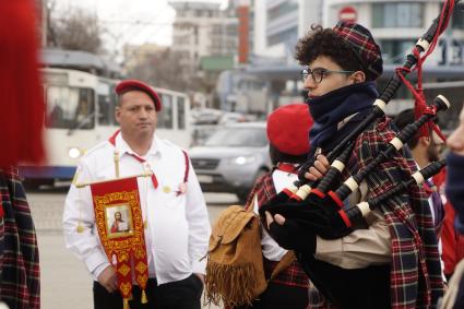 Екатеринбург. Музыканты из оркестра \'Палестинские скауты\', перед началом пасхального крестного хода