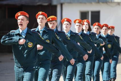 Ставрополь. Смотр  строевой подготовки отрядов  юнармейцев.