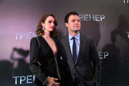 Москва. Актеры Данила Козловский и Ольга Зуева на премьере фильма `Тренер` режиссера Д.Козловского в кинотеатре `Каро 11 Октябрь`.