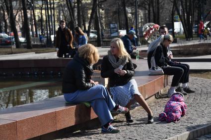 Москва. В Новопушкинском сквере.