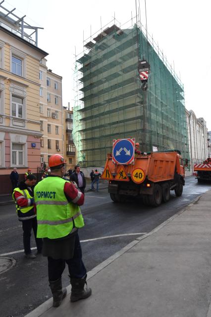 Москва.  Частичное обрушение жилого дома в Пушкаревом переулке.