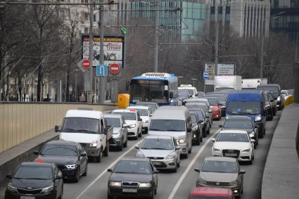 Москва. Машины при вьезде в Маяковский тоннель