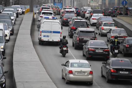 Москва. Машины при вьезде в Маяковский тоннель