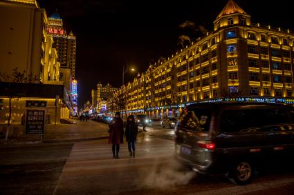 Китай, г. Маньчжурия. На одной из центральных улиц города.