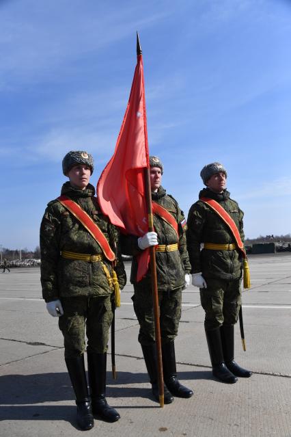 Московская область, Алабино. Военнослужащие на репетиции военного парада, посвященного 73-й годовщине Победы в Великой Отечественной войне.