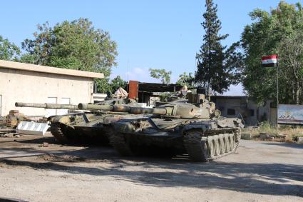 Сирия. Танки Т-72 сирийской армии в южном пригороде Дамаска Ярмук.