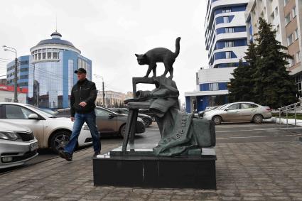 Саранск. Памятник домашнему уюту на улице города.