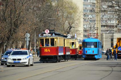 Москва. Парад ретро трамваев, посвященный 119-летию трамвайного движения в городе.