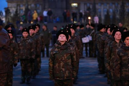 Красноярск.  Воспитанники военных училищ на  репетиции военного парада, посвященного 73-й годовщине Победы в Великой Отечественной войне.