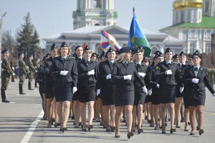 Тула. Парадные расчеты военнослужащих на репетиции военного парада, посвященного 73-й годовщине Победы в Великой Отечественной войне.