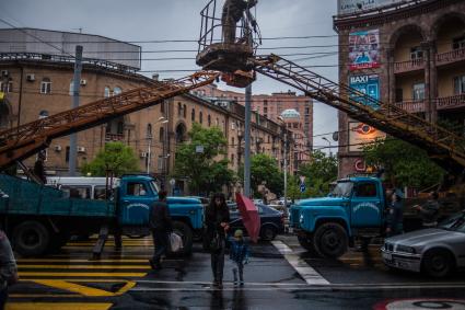 Ереван. Ремонтные работы на улицах города.