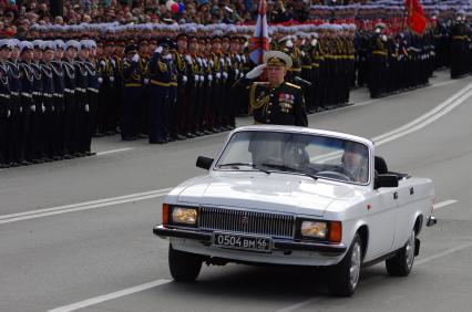 Владивосток. Командующий Тихоокеанским флотом Сергей Авакянц во время военного парада, посвященного 73-й годовщине Победы в Великой Отечественной  войне.