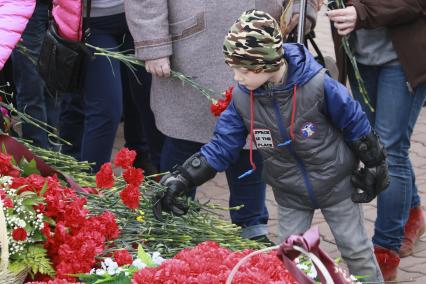 Барнаул. Возложение цветов к Мемориалу Славы в День Победы.