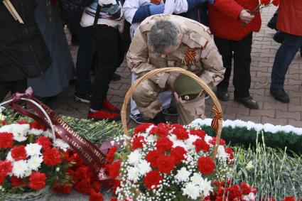 Барнаул. У Мемориала Славы в День  Победы.