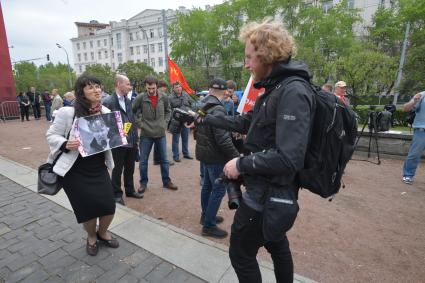 Москва. Участники митинга `Левого фронта` на Суворовской площади,  посвященного очередной годовщине событий на Болотной площади.