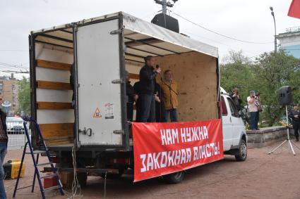 Москва. Координатор`Левого фронта` Сергей Удальцов во время митинга на Суворовской площади,  посвященного очередной годовщине событий на Болотной площади.