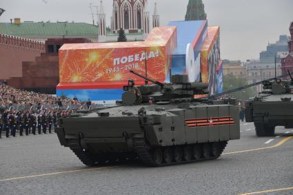 Москва. Боевая машина пехоты Б-11 `Курганец-25` на Красной площади во время генеральной репетиции военного парада, посвященного 73-й годовщине Победы в Великой Отечественной войне.