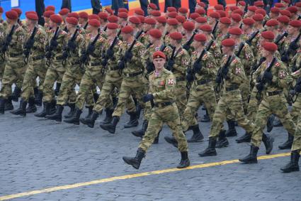 Москва. Военнослужащие войск Национальной гвардии (Росгвардии) во время генеральной репетиции парада на Красной площади, посвященного 73-й годовщине Победы в Великой Отечественной войне.
