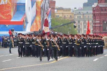 Москва. Курсанты  во время генеральной репетиции парада на Красной площади, посвященного 73-й годовщине Победы в Великой Отечественной войне.