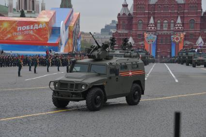 Москва.  Бронеавтомобиль `Тигр-М` с БМДУ `Арбалет` на Красной площади  во время генеральной репетиции  военного  парада, посвященного 73-й годовщине Победы в Великой Отечественной войне.
