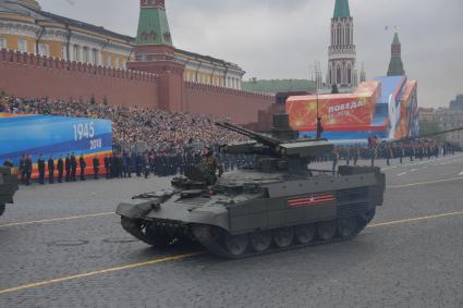 Москва.  БМПТ `Терминатор-2` на Красной площади  во время генеральной репетиции  военного  парада, посвященного 73-й годовщине Победы в Великой Отечественной войне.