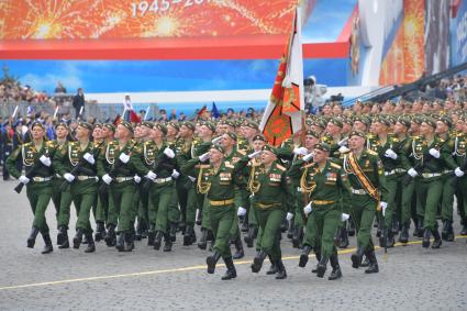 Москва. Военнослужащие парадных расчетов во время генеральной репетиции парада на Красной площади, посвященного 73-й годовщине Победы в Великой Отечественной войне.