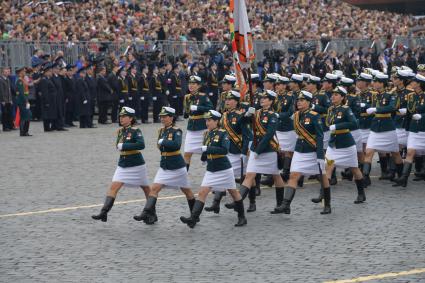 Москва. Военнослужащие парадных расчетов во время генеральной репетиции парада на Красной площади, посвященного 73-й годовщине Победы в Великой Отечественной войне.