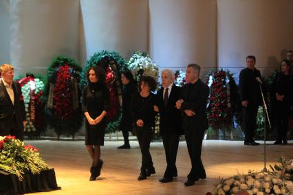 Диск 268. мать Дмитрия Хворостовского Людмила Хворостовская и отец Александр Хворостовский вдова Флоранс и Павел Астахов