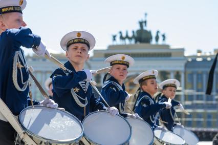 Санкт-Петербург. Во время генеральной репетиции парада на Дворцовой площади, посвященного 73-й годовщине Победы в Великой Отечественной войне.