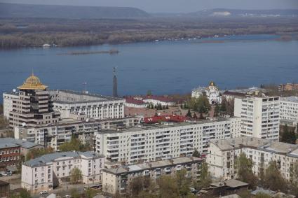 Самара. Вид со смотровой  площадки, которая открылась  на новом здании Железнодорожного вокзала.