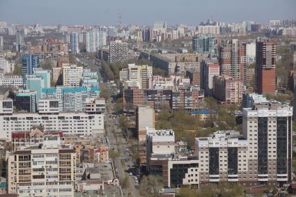 Самара. Вид со смотровой  площадки, которая открылась  на новом здании Железнодорожного вокзала.