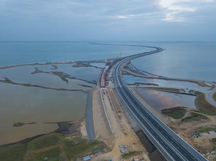 Тамань. Автодорожная часть Крымского моста.