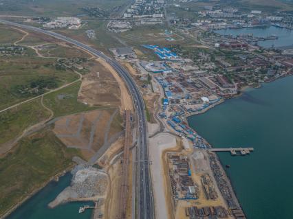 Республика Крым, Керчь. Открытие движения по автодорожной части Крымского моста.