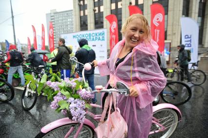 Москва. Участники традиционного Московского велопарада, проходящего в рамках Единого дня велопарадов в России на проспекте Академика Сахарова.