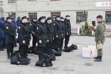 Барнаул. Призывники на призывном пункте перед отправкой на службу.