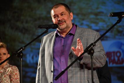 Москва. Писатель Сергей Лукьяненко на премьере фильма `Черновик` режиссера Сергея Мокрицкого в кинотеатре `Каро 11 Октябрь`.