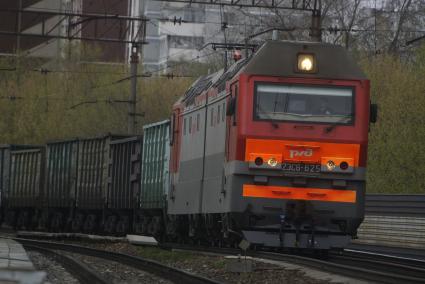 Екатеринбург. Грузовой поезд