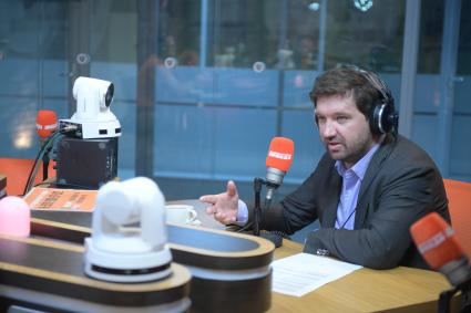 Москва. Путешественник, член координационного Совета по детскому туризму при правительстве РФ Матвей Шпаро на радио `Комсомольская правда`.