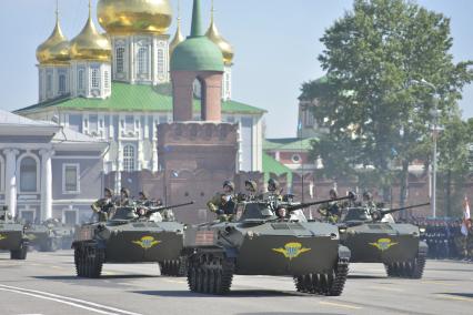 Тула. 106 гвардейская воздушно-десантная дивизия во время парада, посвященного 73 годовщине Победы в Великой Отечественной войне.