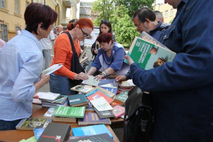 Ставрополь. В рамках Дня открытых дверей Ставропольская краевая библиотека им. М. Ю. Лермонтова проводит акцию `Отдадим книги в хорошие руки!`.