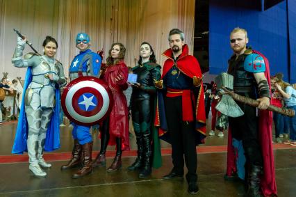 Санкт-Петербург. Молодые люди в костюмах героев `Marvel Comics`на фестивале Epic Con 2018, посвященном комиксам, компьютерным играм фильмам и сериалам, который прошел  в СКК`Петербургский`.