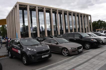 Москва. Здание Аккредитационного центра ЧМ-2018 в Лужниках.