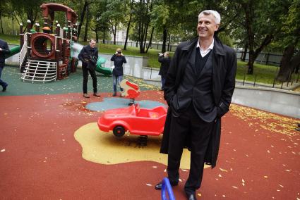 Свердловская область. Глава города Нижний Тагил Сергей Носов во время обхода города