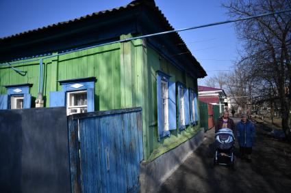 Балашов. Одна из улиц города  со старыми деревянными домами.