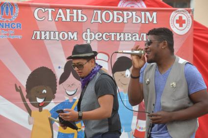Беларусь, Гродно. Выступление артистов на открытии XII Республиканского фестиваля национальных культур.