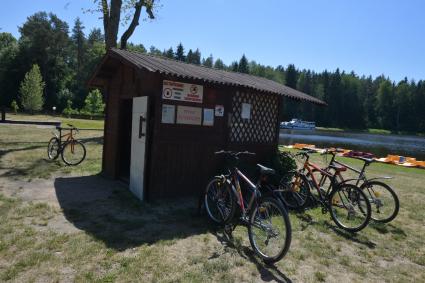 Беларусь, Гродно. Прокат велосипедов в парке `Августовский канал`.