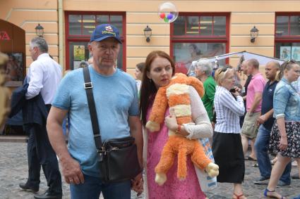 Беларусь, Гродно. Посетители на XII Республиканском фестивале национальных культур.