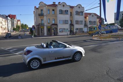 Беларусь, Гродно. Машина на улице города.