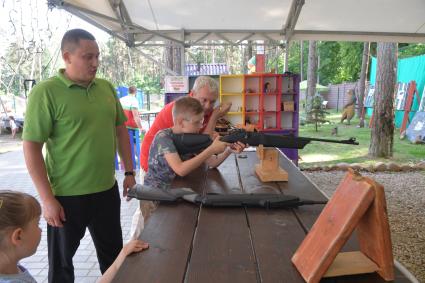 Беларусь, Гродненский район, д.Пышки. Тир на базе отдыха `Привал`.