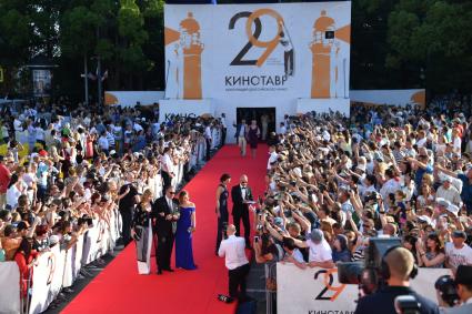 Сочи. Церемония закрытия 29-го российского кинофестиваля `Кинотавр`.